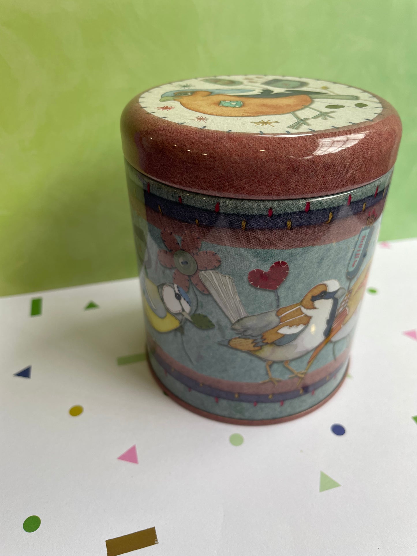 Stitched Birdies Round Tin