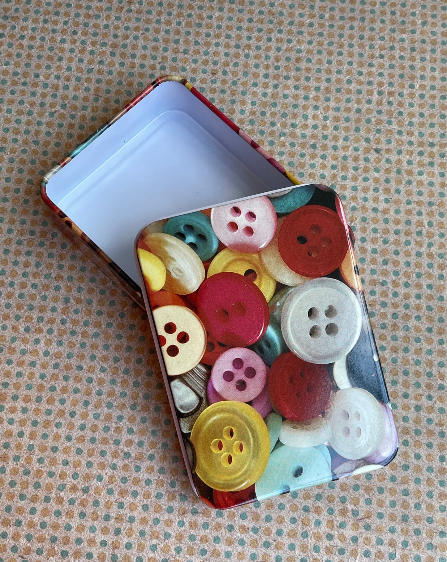 Button Tin
