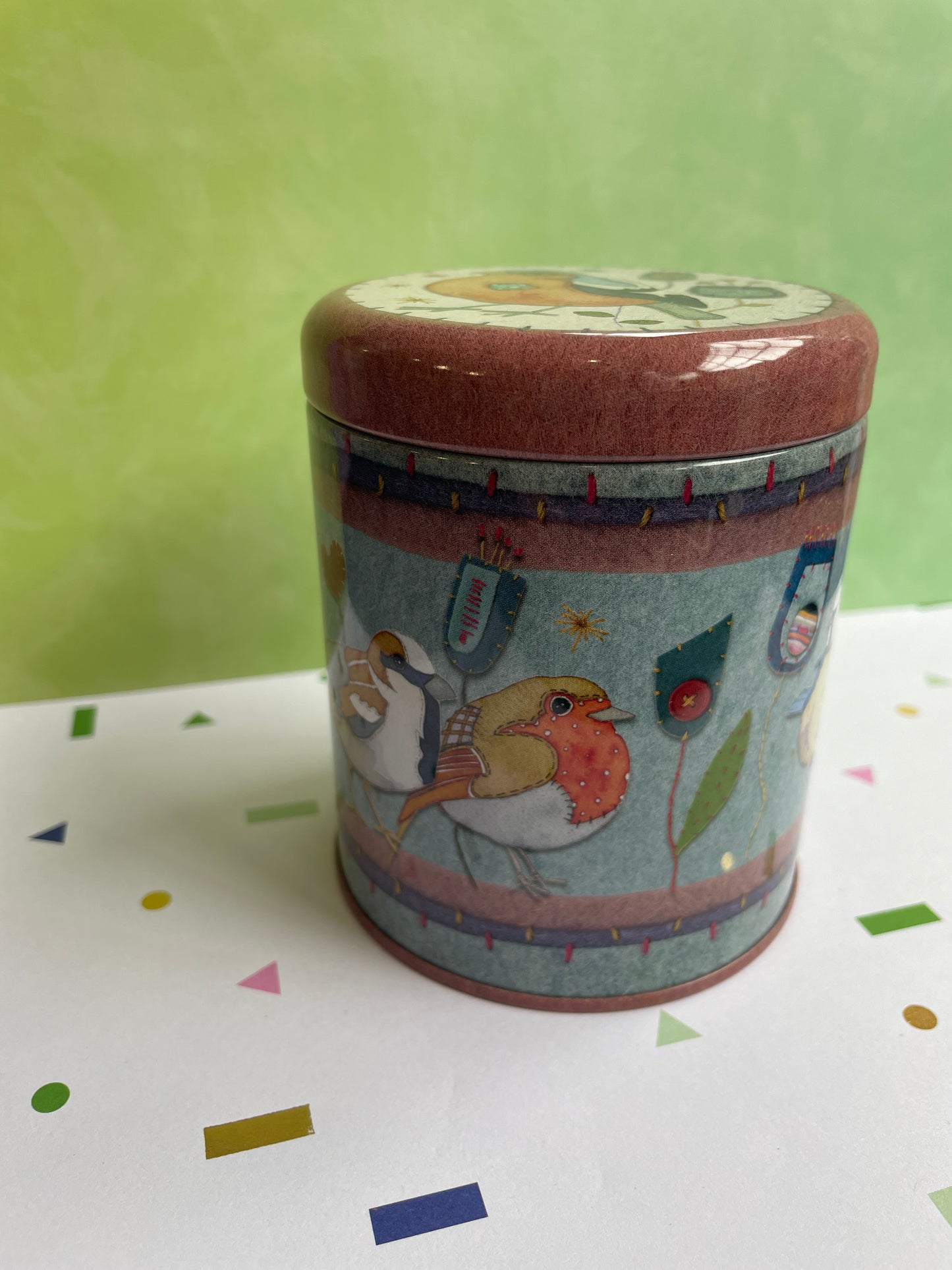 Stitched Birdies Round Tin